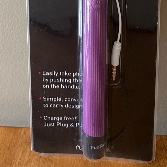 Selfie Stick by Rue 21. Purple New in original package. - Picture 2 of 8
